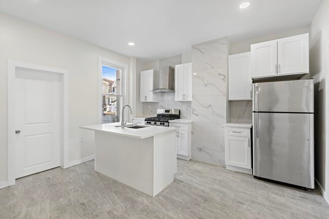 Photo - 600 67th St Unit 1