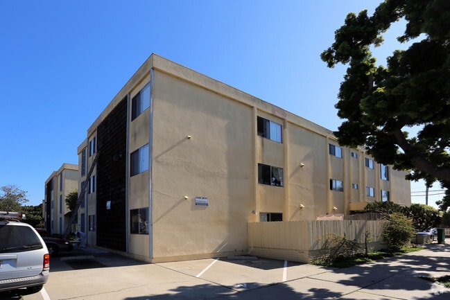 Photo - Royal Pacific Apartments
