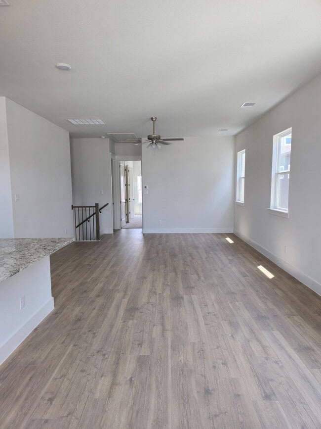 Photo - 808 Meadowcrest Dr
