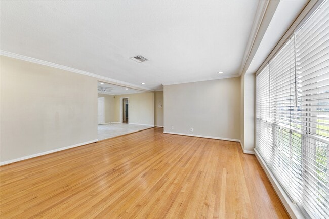 Photo - 5422 Schumacher Ln