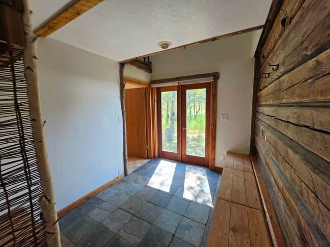 Photo - 2025B Lotze Crk Rd