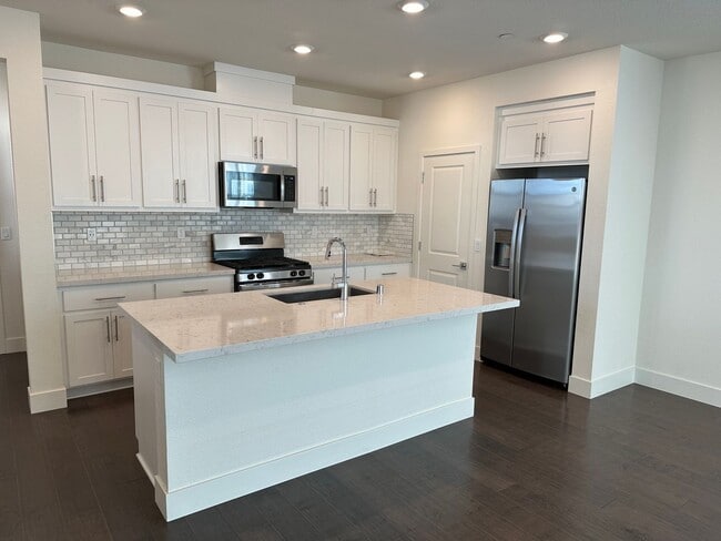 Photo - 2056 Marina Dr