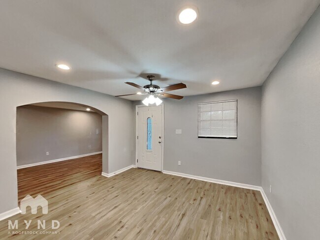 Photo - 2039 Ashland St