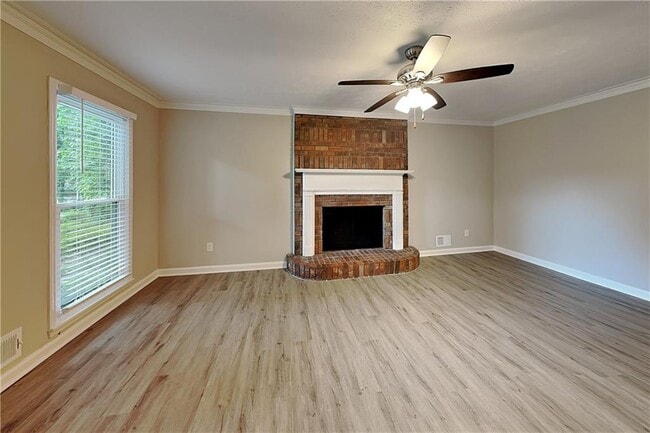 Photo - 2090 Moccasin Way