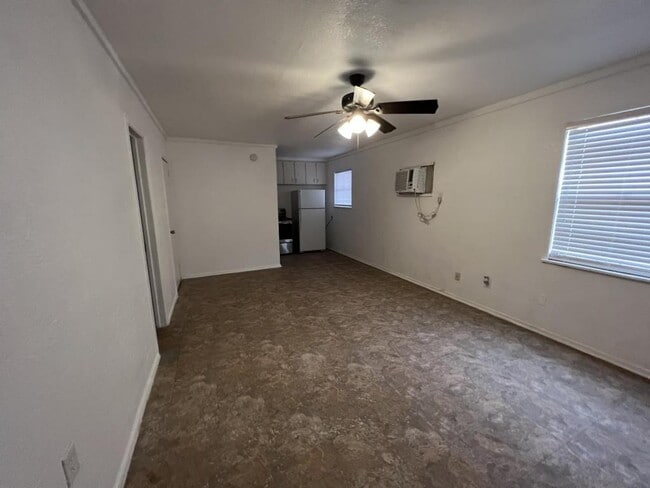 Photo - 302 W Valley Rd