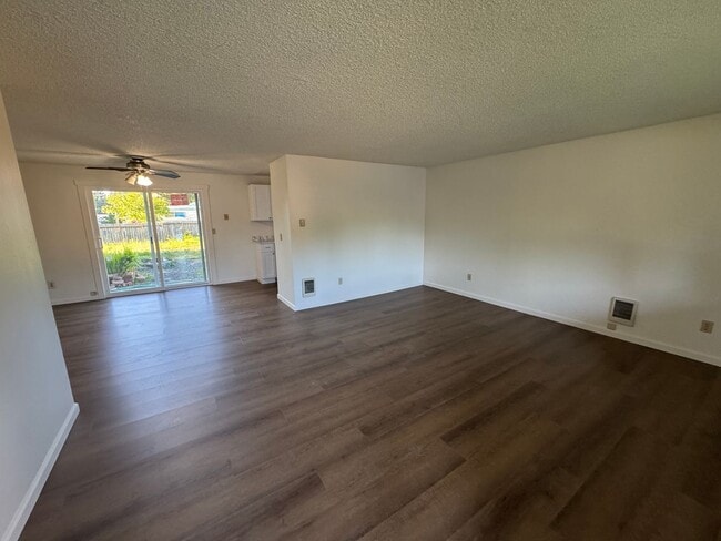 Photo - 3 Bedroom House in Waldport!