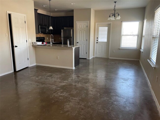 Photo - 366 Joanne Lp