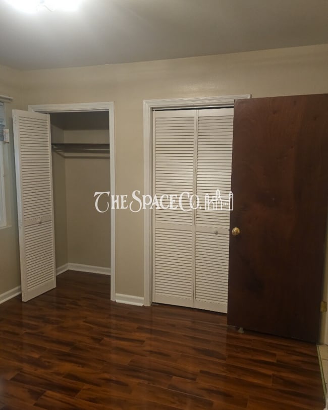 Photo - "Charming 2-Bed Townhouse Retreat on Fleming Road – Spacious Comfort in Charleston!" Unit B