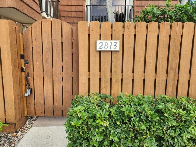 2813 28th Ct
