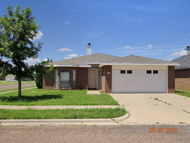 Building Photo - Updated House Located West of Loop 289 & N...