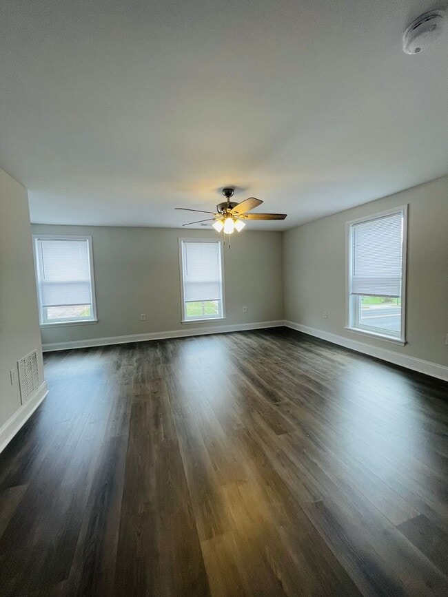 Photo - 227 E Lee St