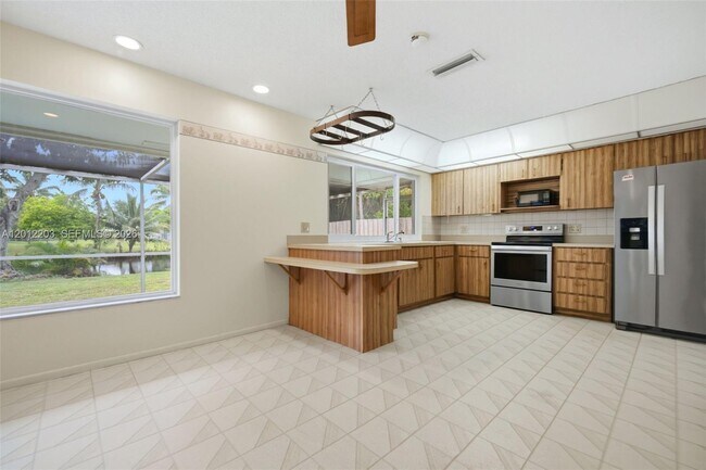Photo - 920 NW 92nd Ave