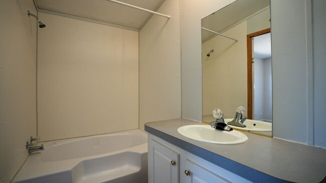 Photo - Bar Nunn Living