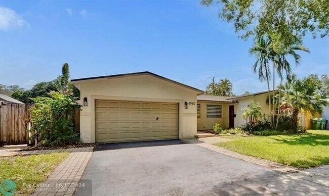 Photo - 4960 SW 89th Ave