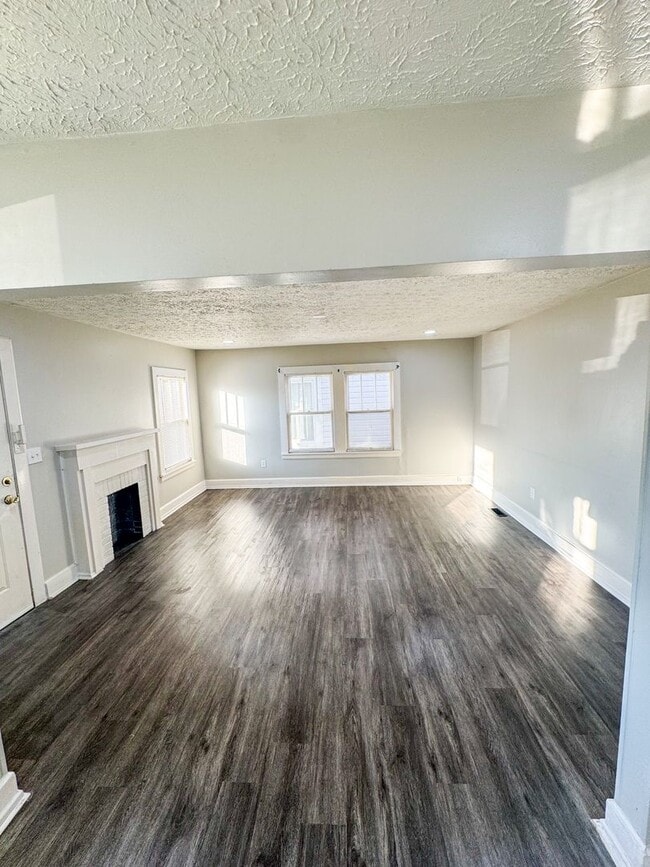 Photo - ? Charming 2 Bedroom Home with Garage & Ba...