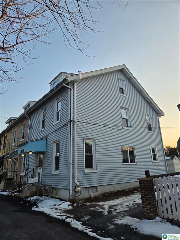 Photo - 2066 Grape St