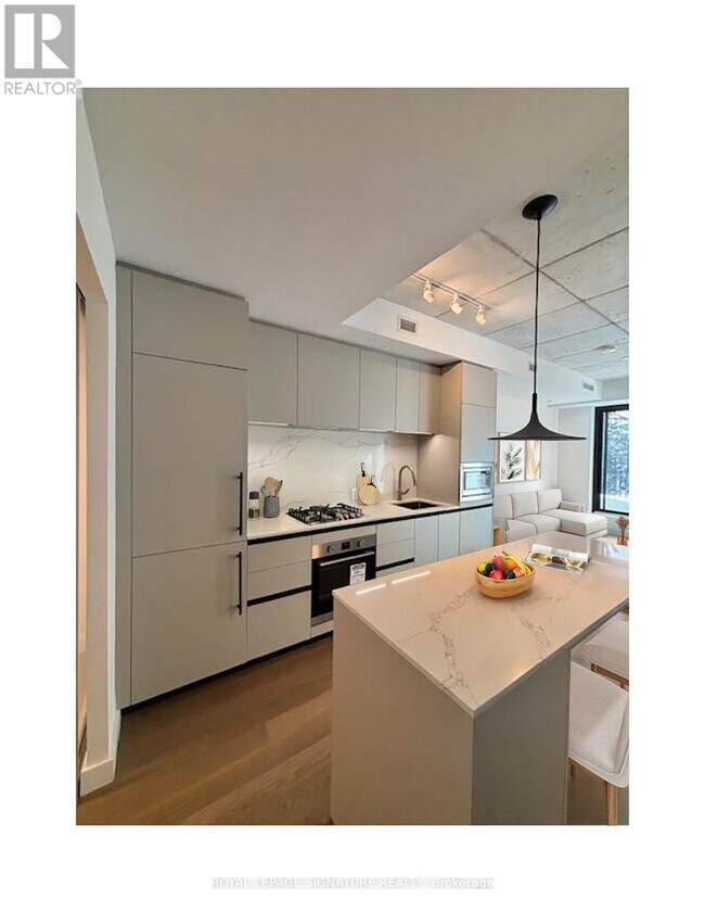 Photo - 1720 Bayview Ave