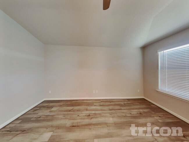 Photo - 13623 Emerson Wy