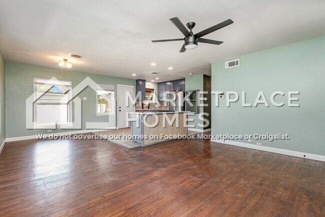 Photo - 9308 Lindaro Ln