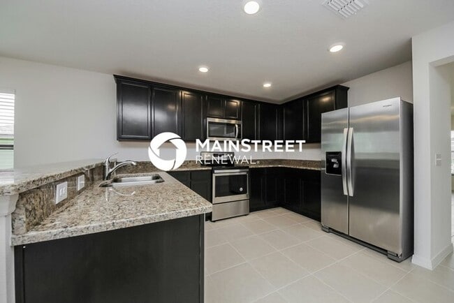 Photo - 4 Bedroom Pet-Friendly Home in Dundee, FL with Main Street Renewal