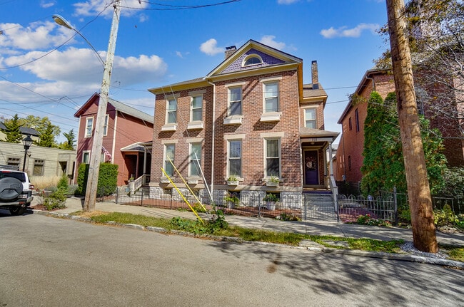 Photo - 218 Brown St