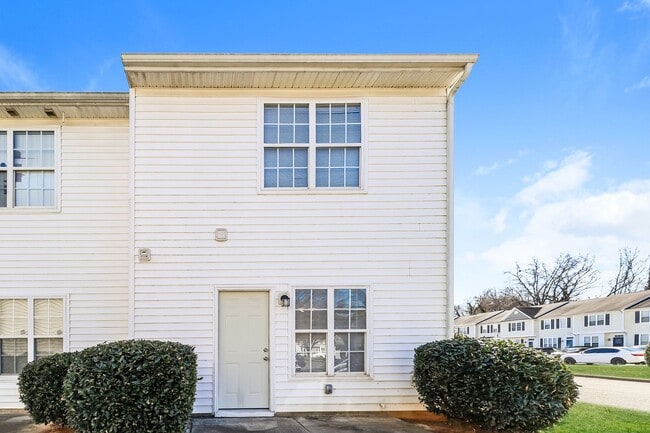 Photo - Two Bedroom 2.5 Bathroom Townhouse Available!