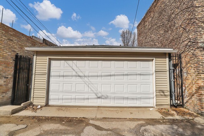 Photo - 1645 N Bell Ave Unit 2