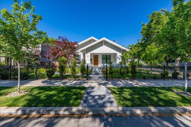 LUXURY REDEFINED: UPSCALE N END RENOVATION... - LUXURY REDEFINED: UPSCALE N END RENOVATION... House