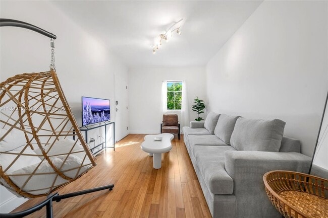 Building Photo - 1510 Meridian Ave Unit 12 Rental