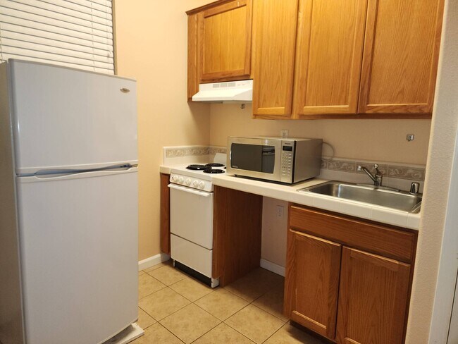 Photo - 1561 Jainine St