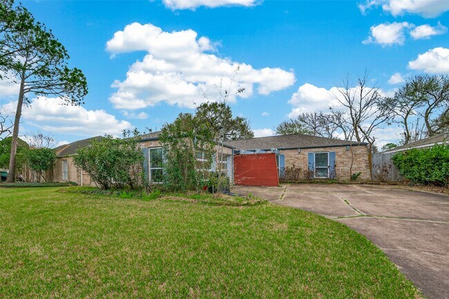 Photo - 2130 Round Lake Dr