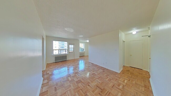 Photo - Traymore Apartments