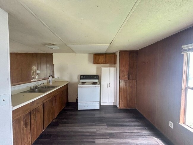 Photo - 2 BD 1 BA Mobile in Quiet Park Available M...