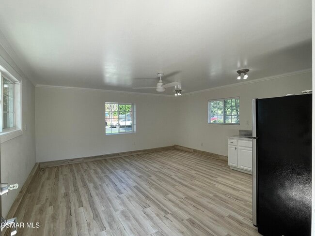 Photo - 20336 Lorne St