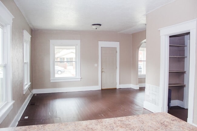 Photo - 215 W Stadium Ave