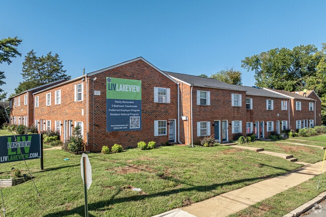 Building Photo - LIV Lakeview Rental