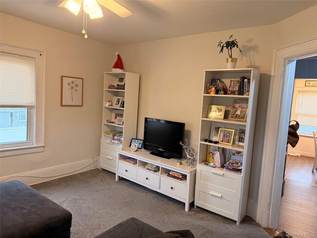 Photo - 65 W Windsor Pkwy