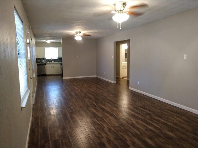Photo - 2830 7th Ave N
