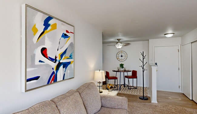 Photo - 517 E Division St Unit ID1253109P