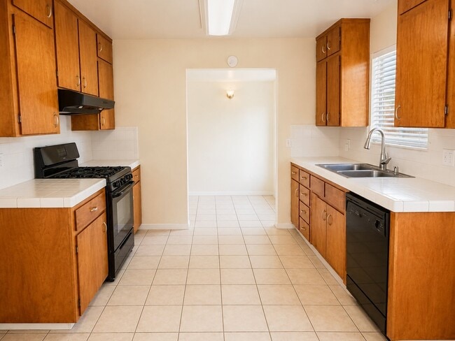 Photo - 305 E Encore Dr