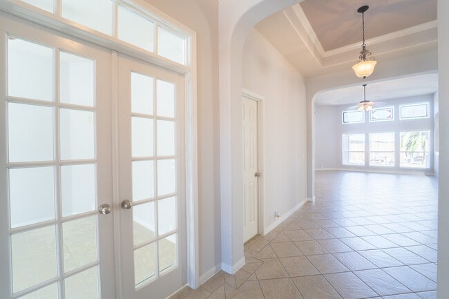 Photo - 2910 Sandleigh Dr