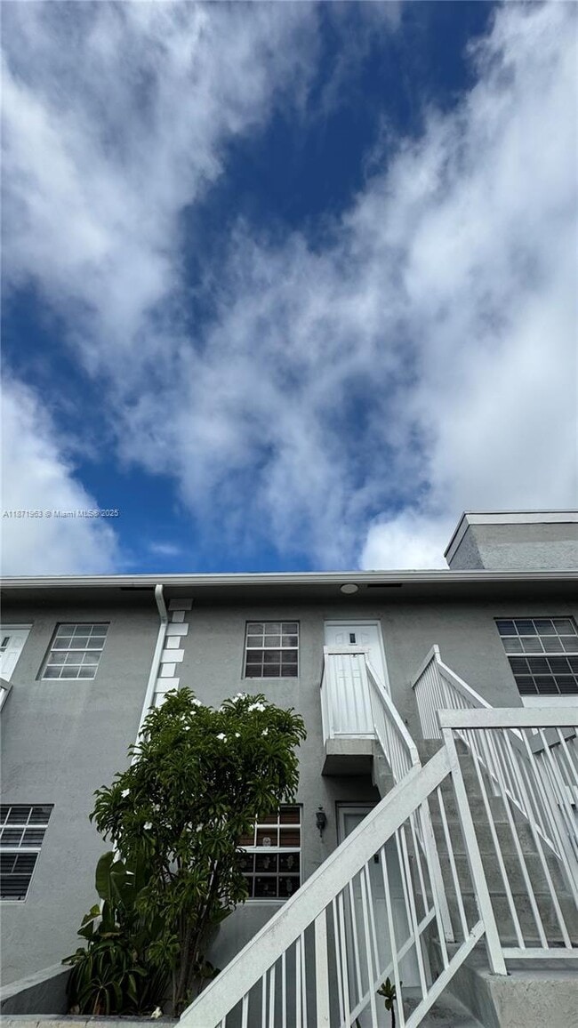 Building Photo - 438 NE 210th Cir Terrace Unit 204-4B Rental