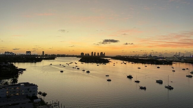 Building Photo - 1000 Venetian Way Unit 1501