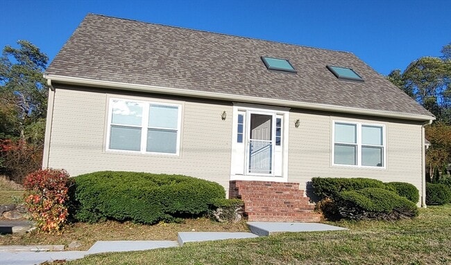 Building Photo - 259 Concord St