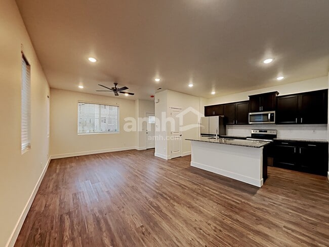 Photo - 33098 Glacier Ave SE