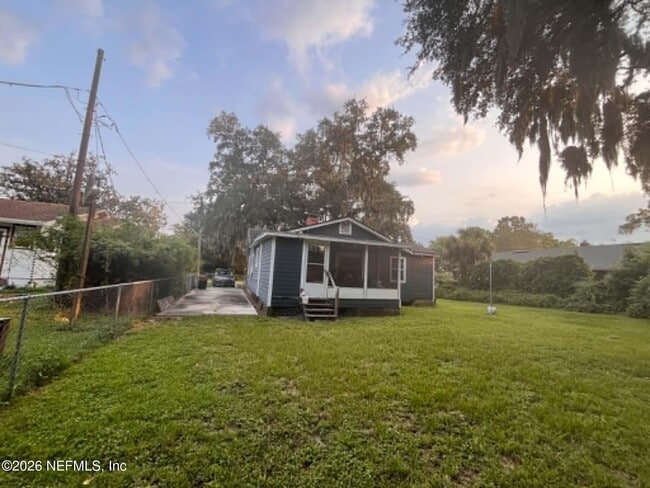 Photo - 1605 Lakewood Rd