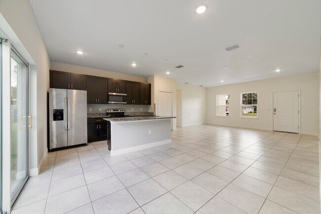 464 Marion Oaks Dr