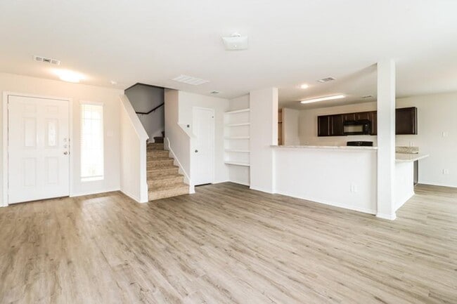 Photo - 2605 Lina Dr