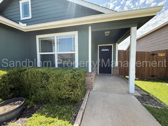 Photo - For Lease | Jenks | Available Now!