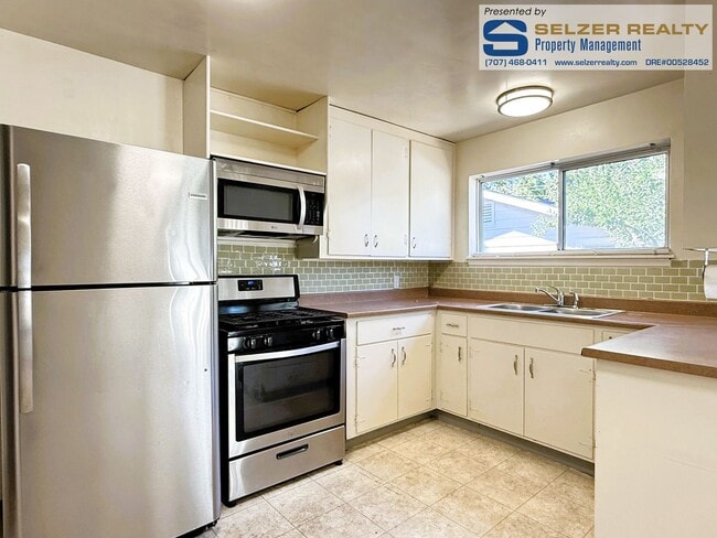 Photo - 207 S Spring St